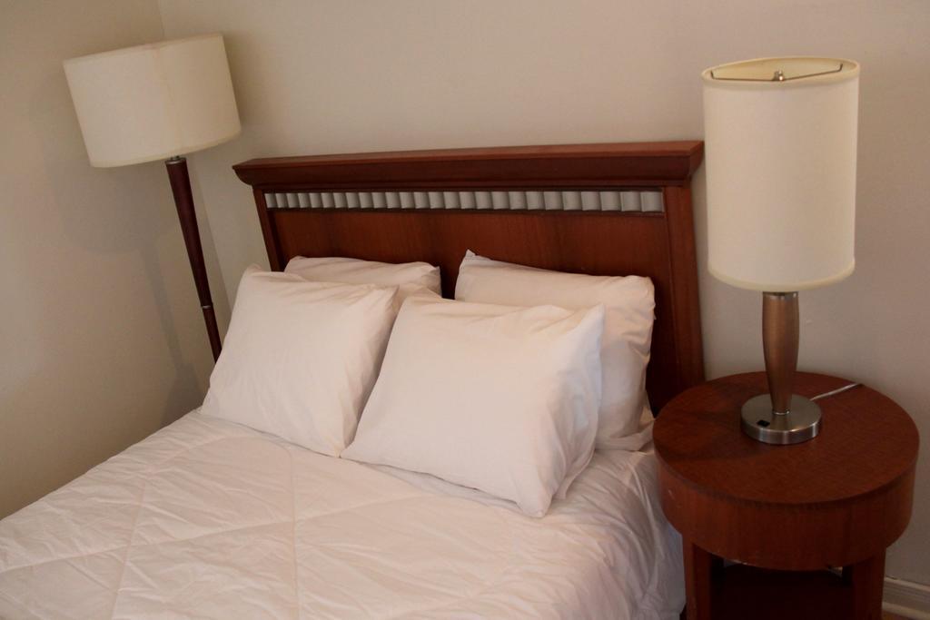Toronto Central Hotel Zimmer foto
